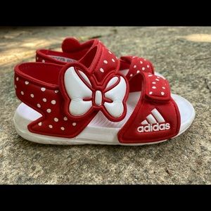 Adidas Disney Akwah 9 Sandals Size 7 kids Minnie Mouse